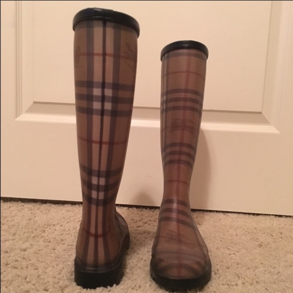 Burberry Rain boots ☔️